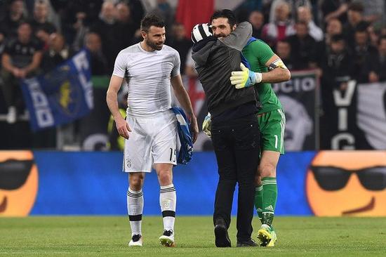 近3场贡献2球2助，米兰租将英超火力全开，买断价2600万引关注（近3战2球2助！米兰租将英超爆发，2600万买断条款引热议）