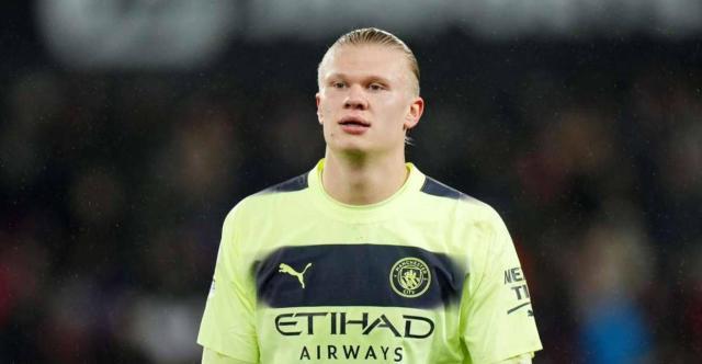 记者：拜仁将于明年一月开始与凯恩谈续约（消息称，拜仁将于明年1月启动与凯恩的续约谈判）