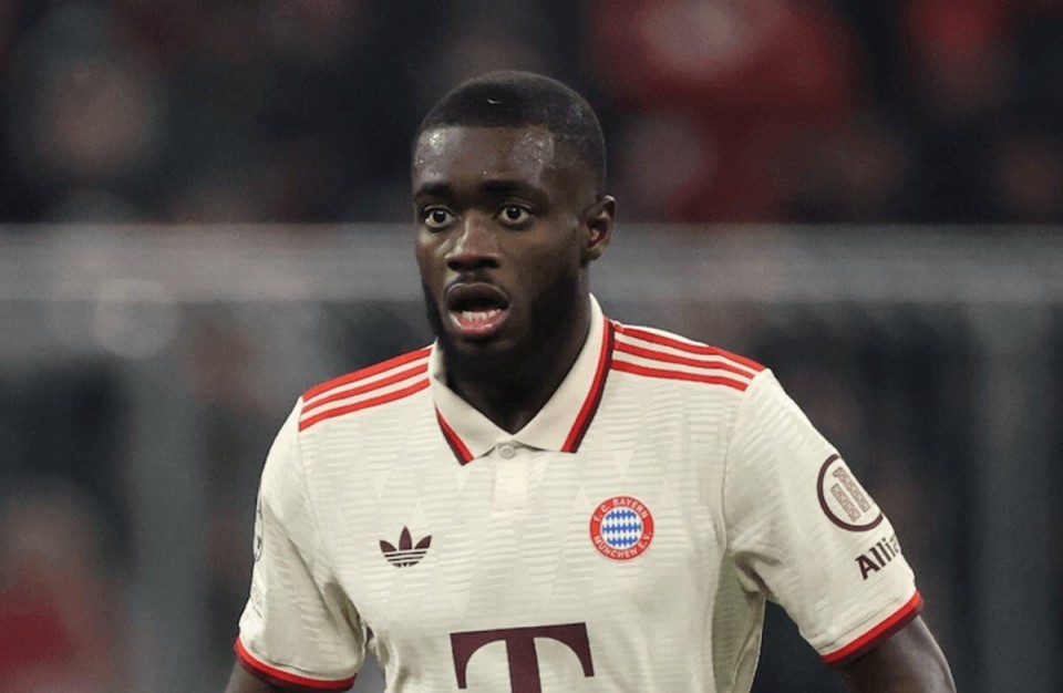 阿莫林劝曼联新帝星留队等待机会，称他是未来! 但确认明年想买人（阿莫林劝曼联新星耐心留队：你是未来，但明年仍计划引援）