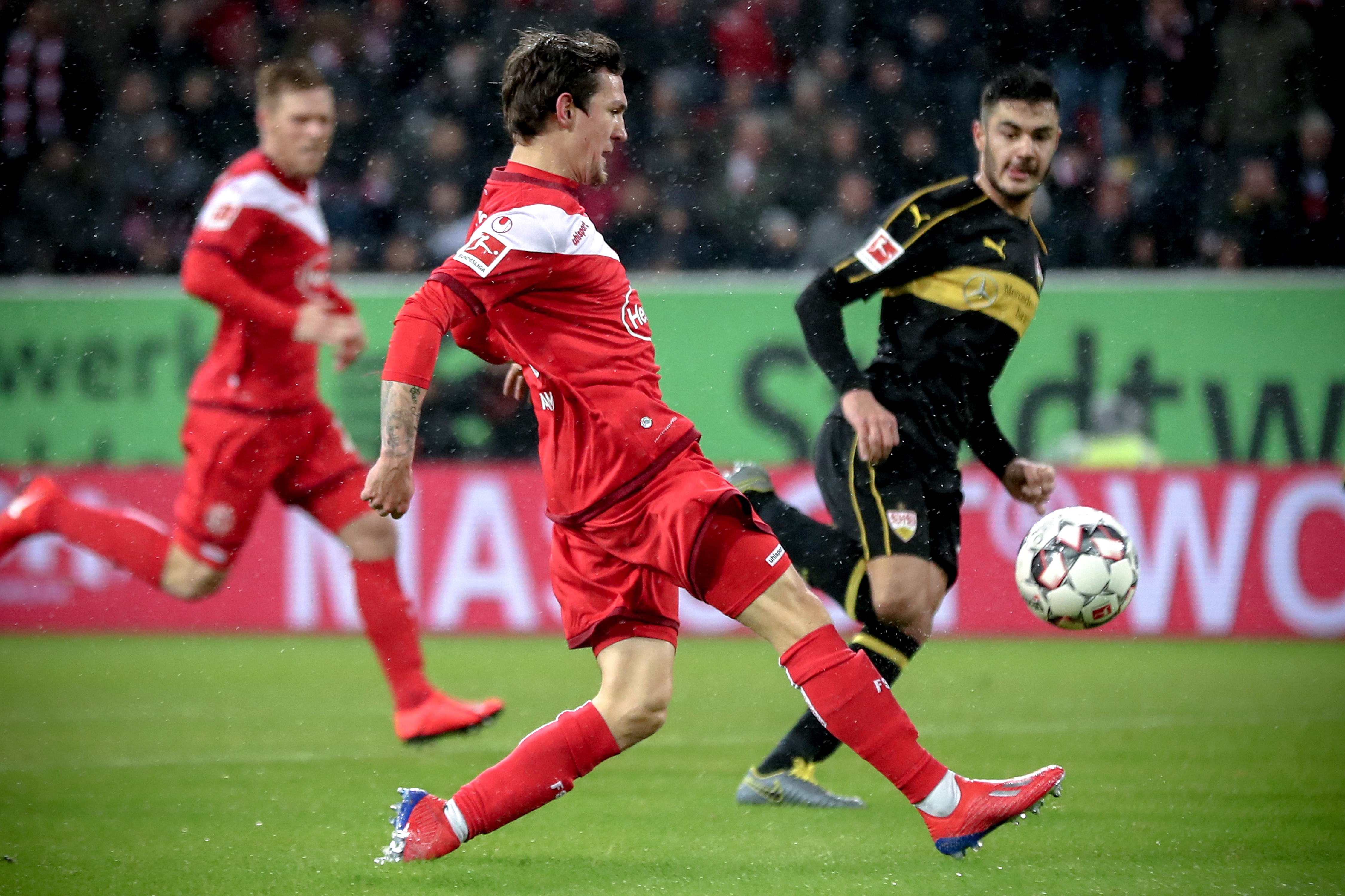 帕尔马官方：铃木彩艳左手中指及手舟骨复合骨折，将接受手术（帕尔马通报：铃木彩艳左手中指与腕舟骨复合性骨折，将接受手术）