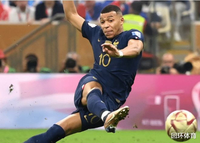 邮报：一组织发起诉讼，要FIFA赔偿球员因转会规定损失的收入（邮报称：某组织起诉国际足联，要求赔付球员因转会规则造成的收入损失）