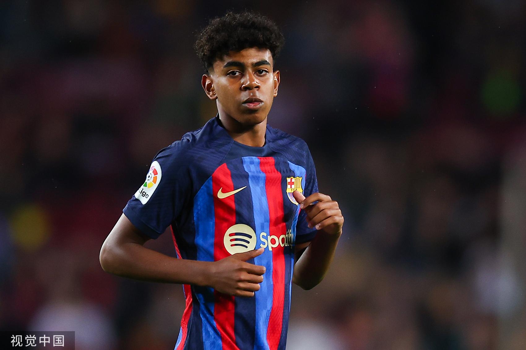 足球欧洲媒体评最佳11人阵容，无人争议（欧洲媒体评选足球最佳十一人，公认无争议）