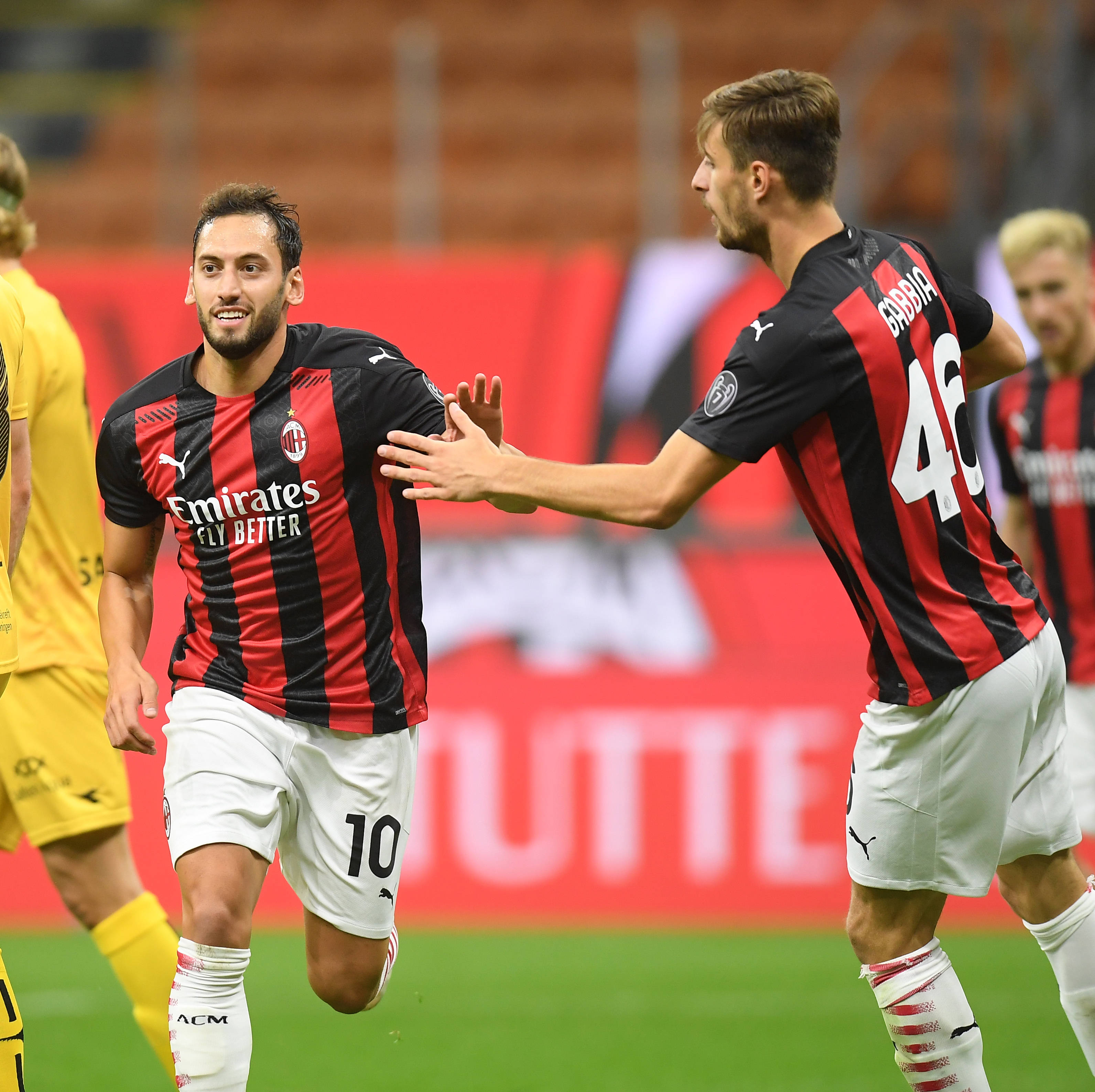 英媒：拜仁有意在一月永久签下梅努，已和他的经纪人直接会谈（英媒：拜仁计划一月永久引进梅努，已与其经纪人直接面谈）